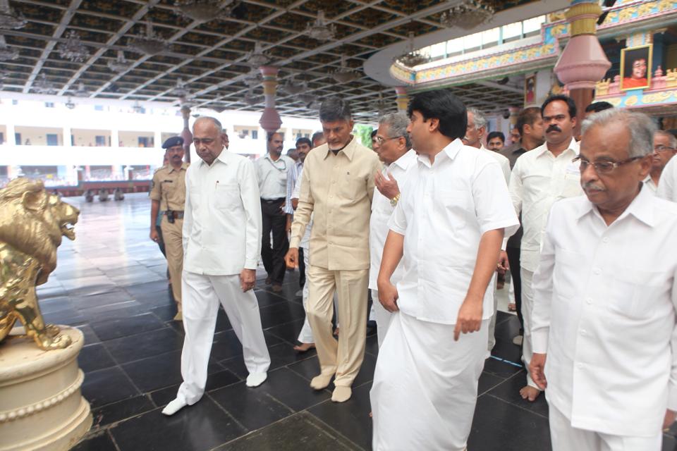 Chief Minister of Andhra Pradesh Sri N Chandrababu Naidu paid a visit to Prasanthi Nilayam today, on this auspicious Thursday morning.